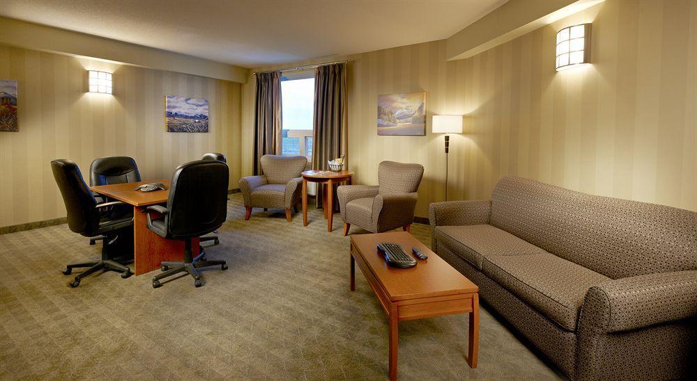 Deerfoot Inn And Casino YYC Exterior foto